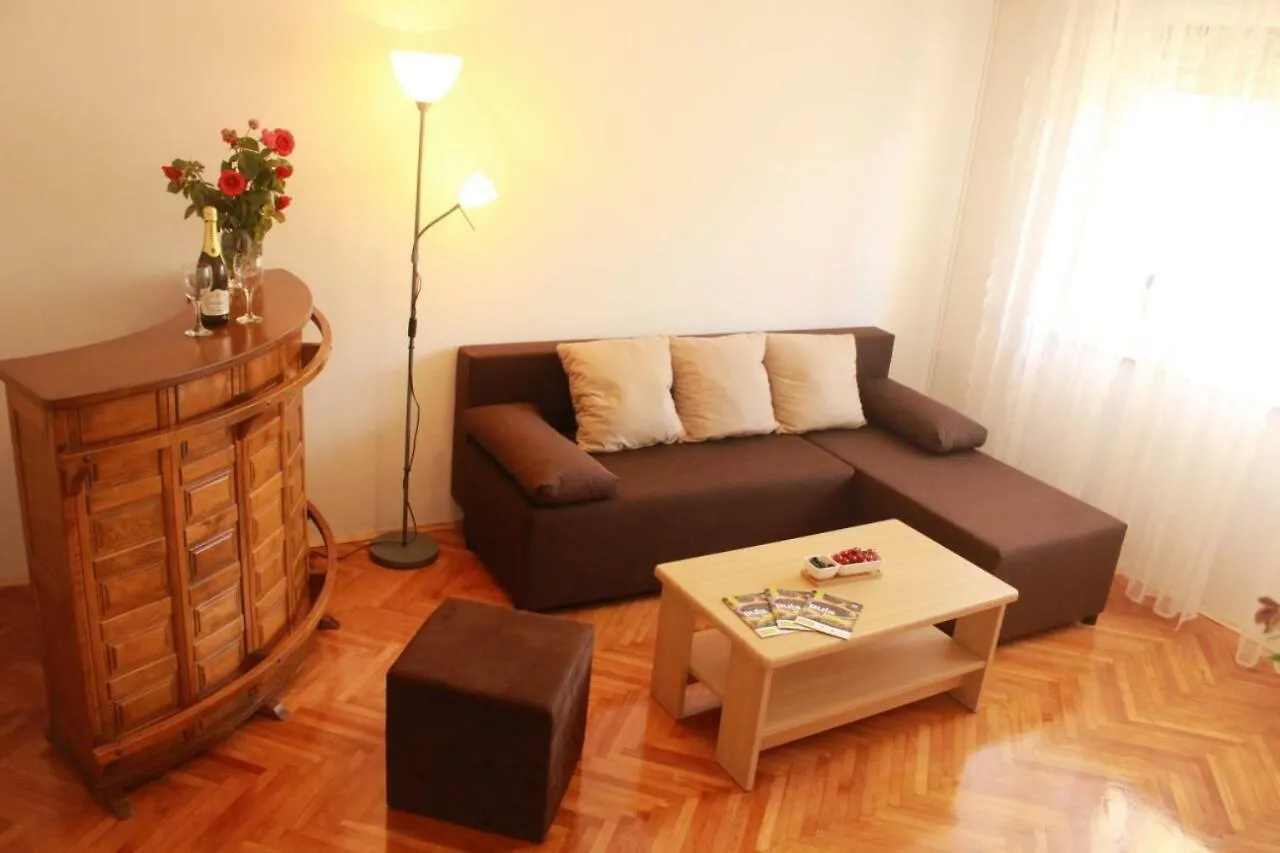 Apartment Monte Paradiso Pula 0*,
